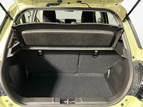 https://vehicle.imgix.net/4525938/b8c14185-212b-418d-951a-317c80c16f54.jpg