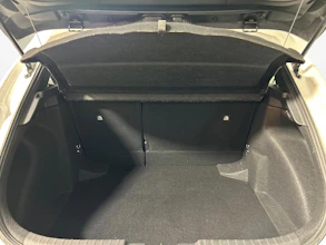 https://vehicle.imgix.net/4525942/a565b9ca-7e18-413d-817b-728b767410b4.jpg