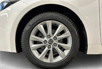https://vehicle.imgix.net/4525942/ee4046ec-8c5a-4e0f-a9bf-006bf1975bd5.jpg
