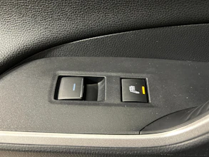 https://vehicle.imgix.net/4525944/55f9c329-b62f-407c-abb4-870cc627afa9.jpg