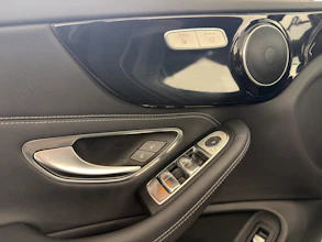 https://vehicle.imgix.net/4526004/e4ccc23e-e39f-43aa-91aa-067a5d8096a1.jpg