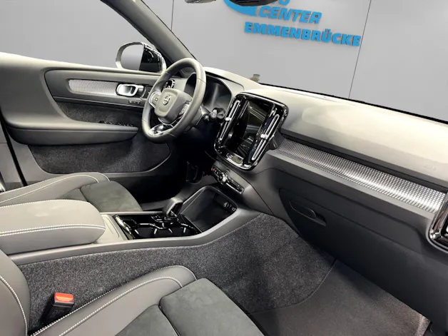 VOLVO EX40 Twin Black Edition AWD