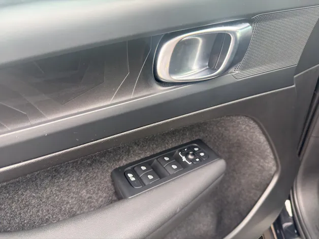 VOLVO XC40 P6 Plus