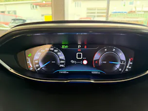 PEUGEOT 5008 2.0 BlueHDi 180 GT