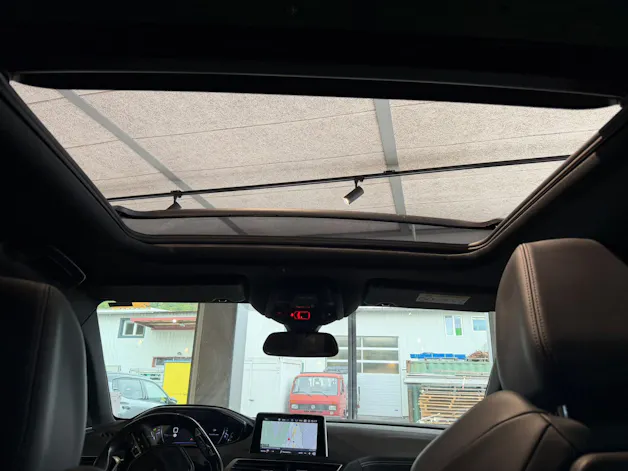 PEUGEOT 5008 2.0 BlueHDi 180 GT