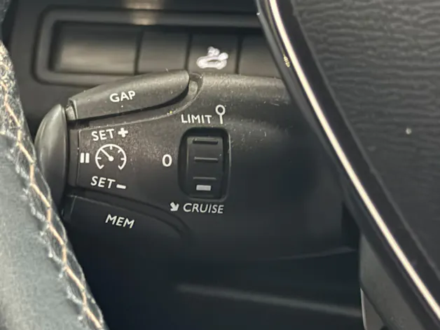 PEUGEOT 5008 2.0 BlueHDi 180 GT