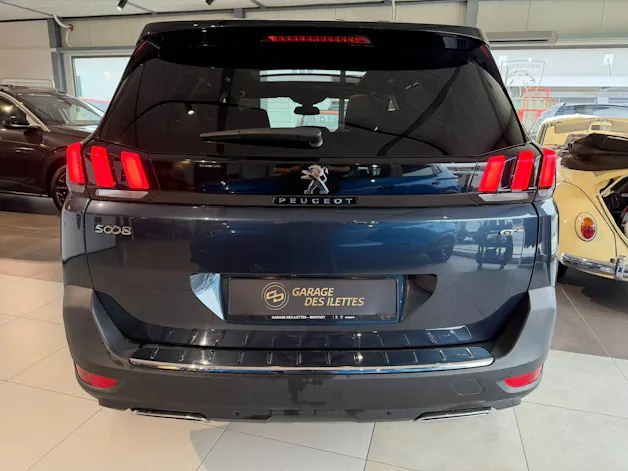 PEUGEOT 5008 2.0 BlueHDi 180 GT
