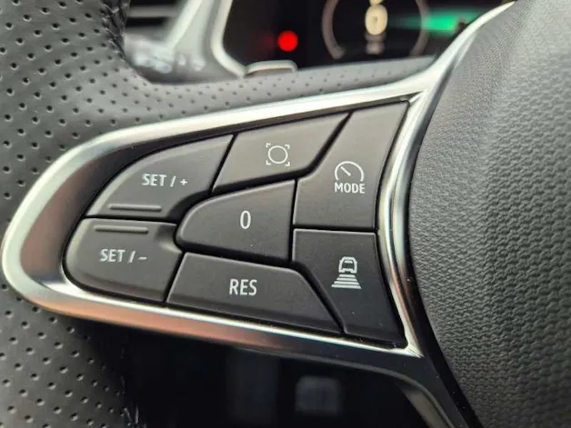 RENAULT Captur 1.3 TCe 140 techno EDC