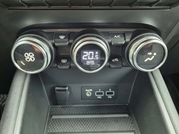 RENAULT Captur INITIALE PARIS E-TECH 145