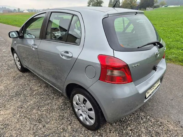 Toyota Yaris 1.3 16V City Automat