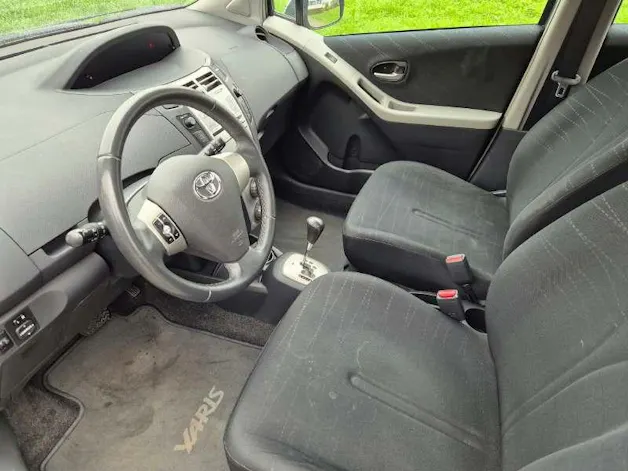 Toyota Yaris 1.3 16V City Automat