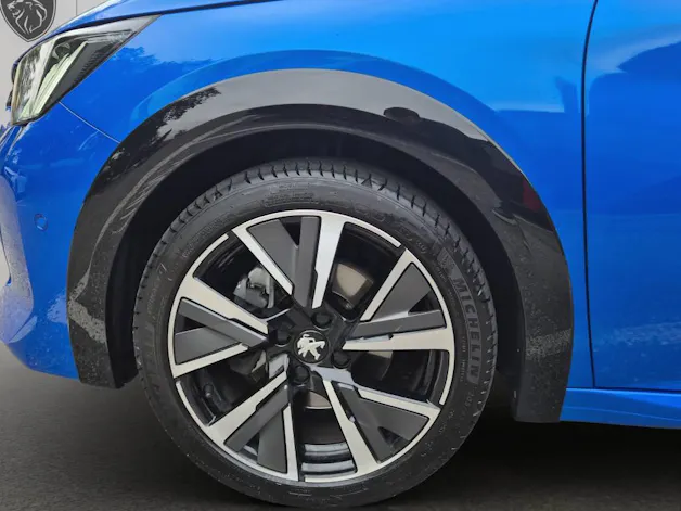 PEUGEOT 208 1.2 PureTech 130 GT