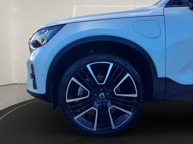 VOLVO XC40 1.5 T5 PiH Ultimate Dark
