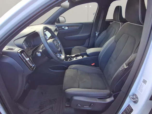 VOLVO XC40 1.5 T5 PiH Ultimate Dark