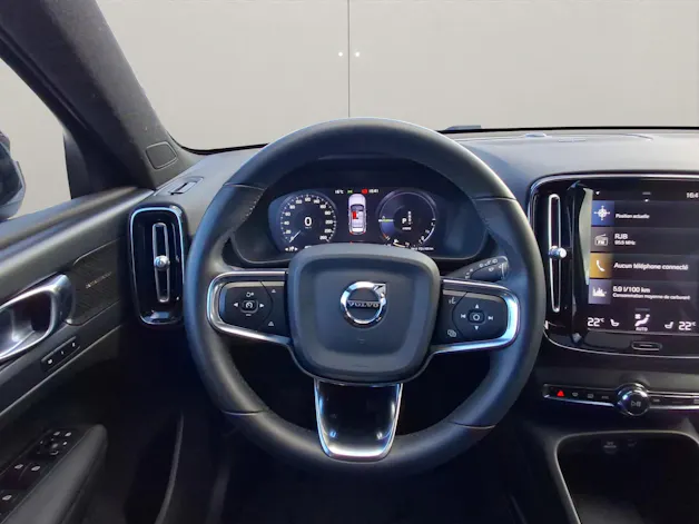 VOLVO XC40 1.5 T5 PiH Ultimate Dark