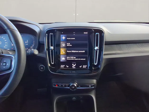 VOLVO XC40 1.5 T5 PiH Ultimate Dark