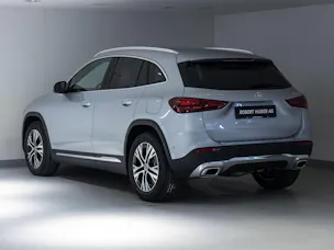 MERCEDES-BENZ GLA 220 d 4MATIC Swiss Star