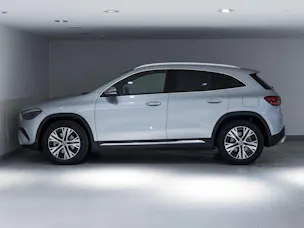 MERCEDES-BENZ GLA 220 d 4MATIC Swiss Star
