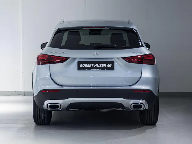 MERCEDES-BENZ GLA 220 d 4MATIC Swiss Star