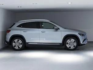 MERCEDES-BENZ GLA 220 d 4MATIC Swiss Star