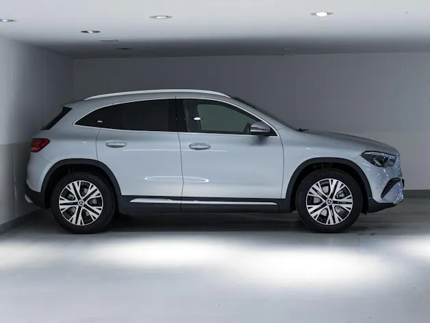 MERCEDES-BENZ GLA 220 d 4MATIC Swiss Star
