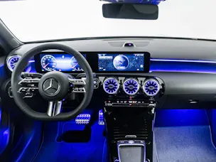 MERCEDES-BENZ A 180 d