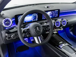 MERCEDES-BENZ A 180 d