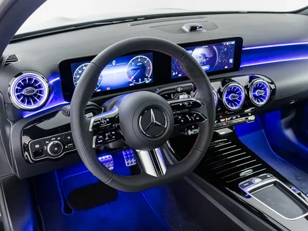 MERCEDES-BENZ A 180 d