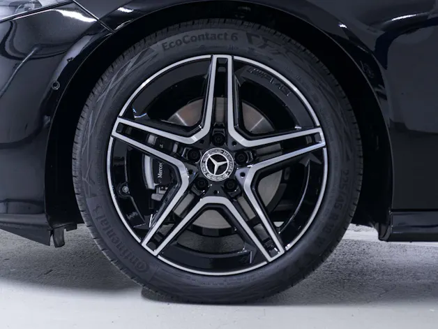MERCEDES-BENZ A 180 d