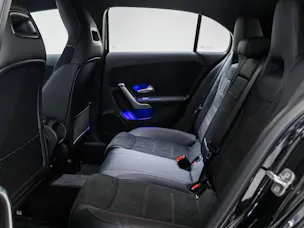 MERCEDES-BENZ A 180 d