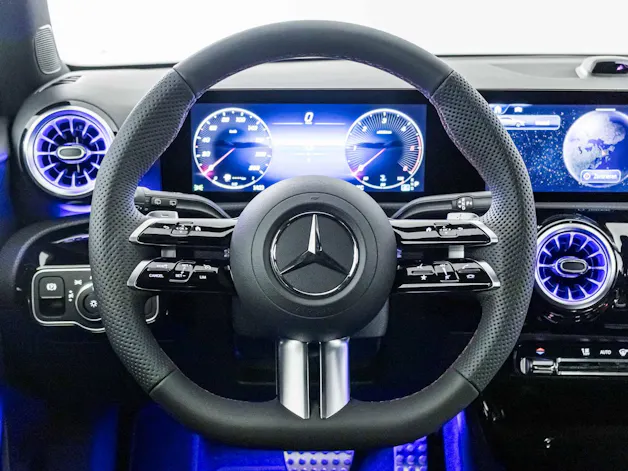 MERCEDES-BENZ A 180 d
