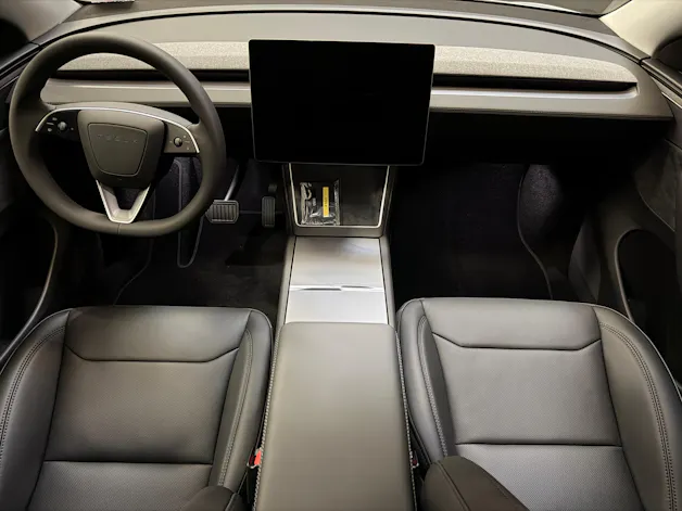Tesla Model Y LR Premium AWD MY27 AHK