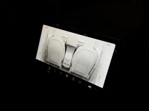 Tesla Model Y LR Premium AWD MY27 AHK