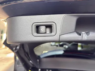 MERCEDES-BENZ B 250 4M - AMG / DISTRONIC / Panorama-Dach / Multibeam LED