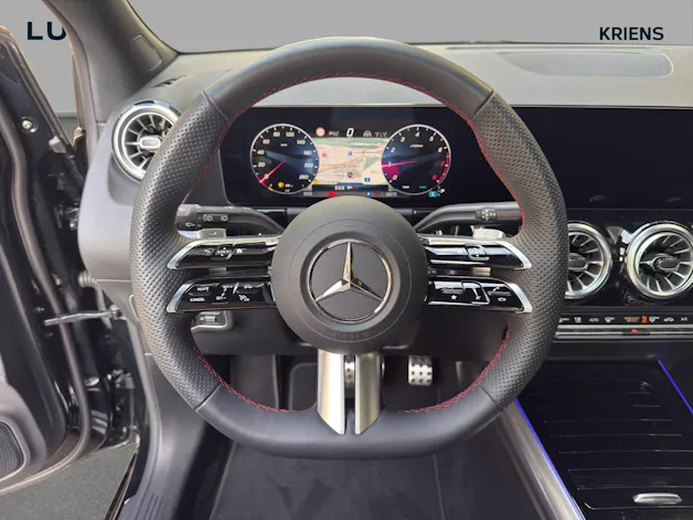 MERCEDES-BENZ B 250 4M - AMG / DISTRONIC / Panorama-Dach / Multibeam LED