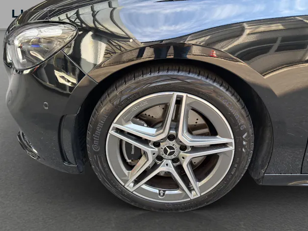 MERCEDES-BENZ B 250 4M - AMG / DISTRONIC / Panorama-Dach / Multibeam LED