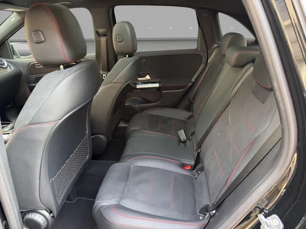 MERCEDES-BENZ B 250 4M - AMG / DISTRONIC / Panorama-Dach / Multibeam LED