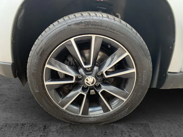 SKODA Yeti 1.8 TSI Elegance 4x4 DSG