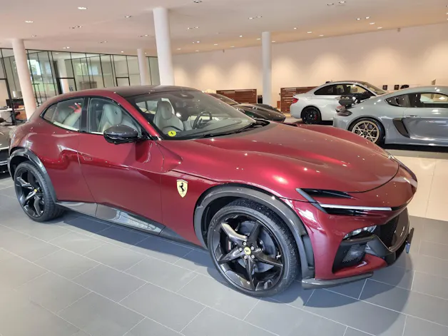 FERRARI Purosangue 6.5 V12