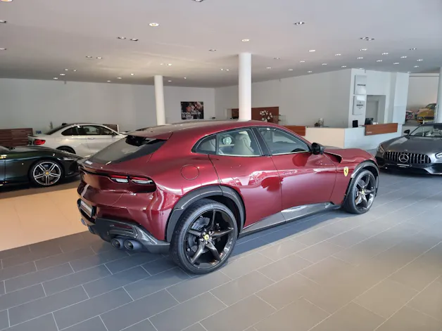 FERRARI Purosangue 6.5 V12