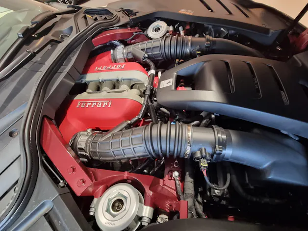 FERRARI Purosangue 6.5 V12