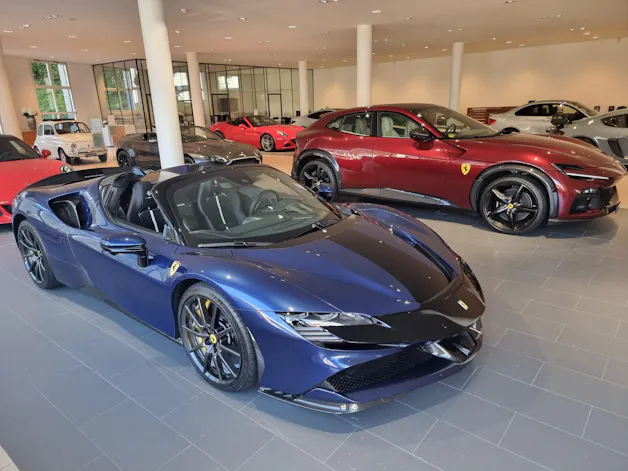 FERRARI Purosangue 6.5 V12