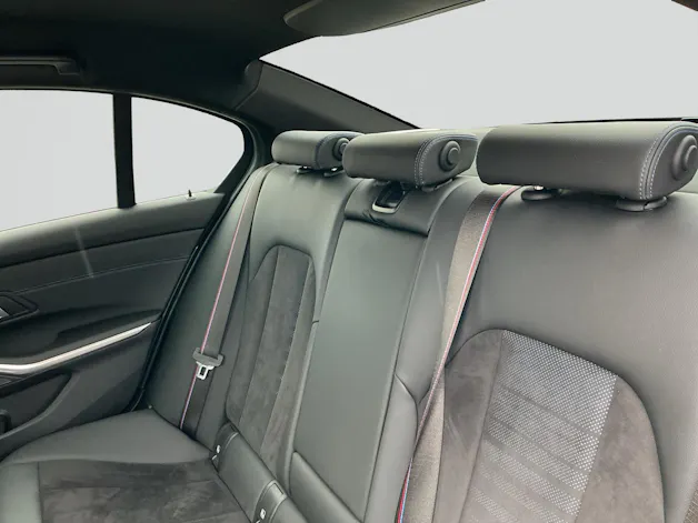 BMW 320 i Limousine M Sport Shadow Line