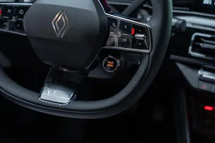 RENAULT R5 E-Tech Comfort Range Roland Garros / Rückfahrkamera / Lenkradheizung / Sitzheizung
