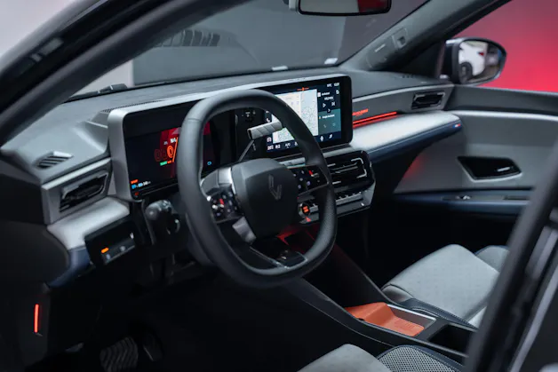 RENAULT R5 E-Tech Comfort Range Roland Garros / Rückfahrkamera / Lenkradheizung / Sitzheizung