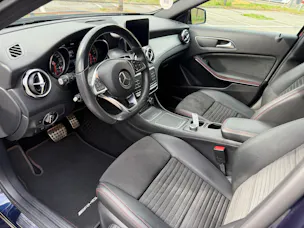 MERCEDES-BENZ GLA 250 AMG Line 4Matic 7G-DCT