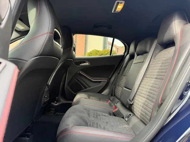 MERCEDES-BENZ GLA 250 AMG Line 4Matic 7G-DCT