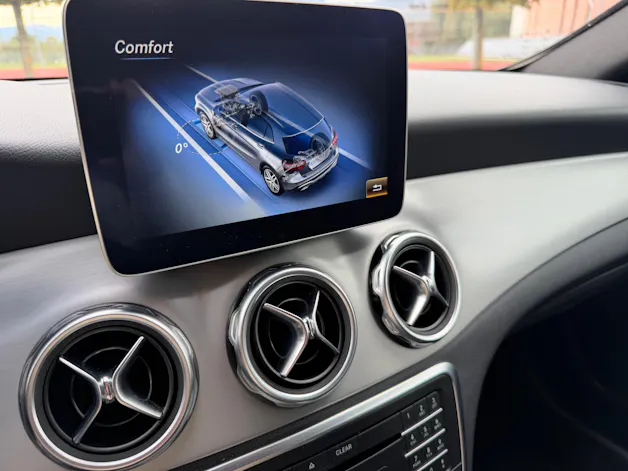 MERCEDES-BENZ GLA 250 AMG Line 4Matic 7G-DCT