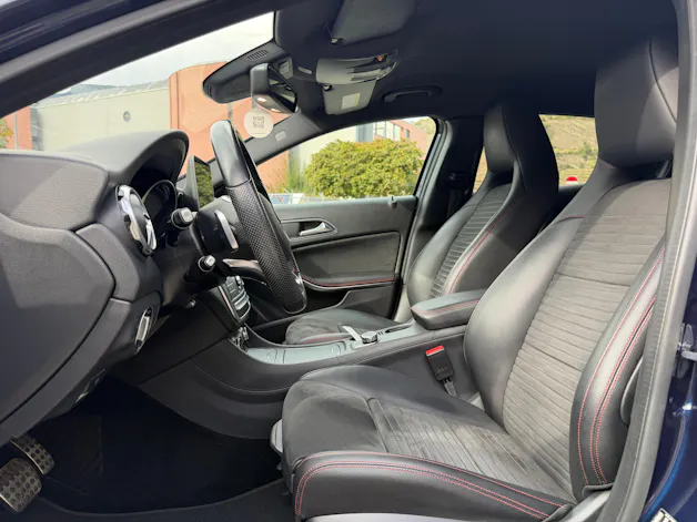 MERCEDES-BENZ GLA 250 AMG Line 4Matic 7G-DCT