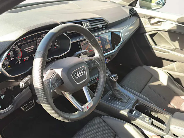 AUDI Q3 40 TFSI S line quattro S-tronic